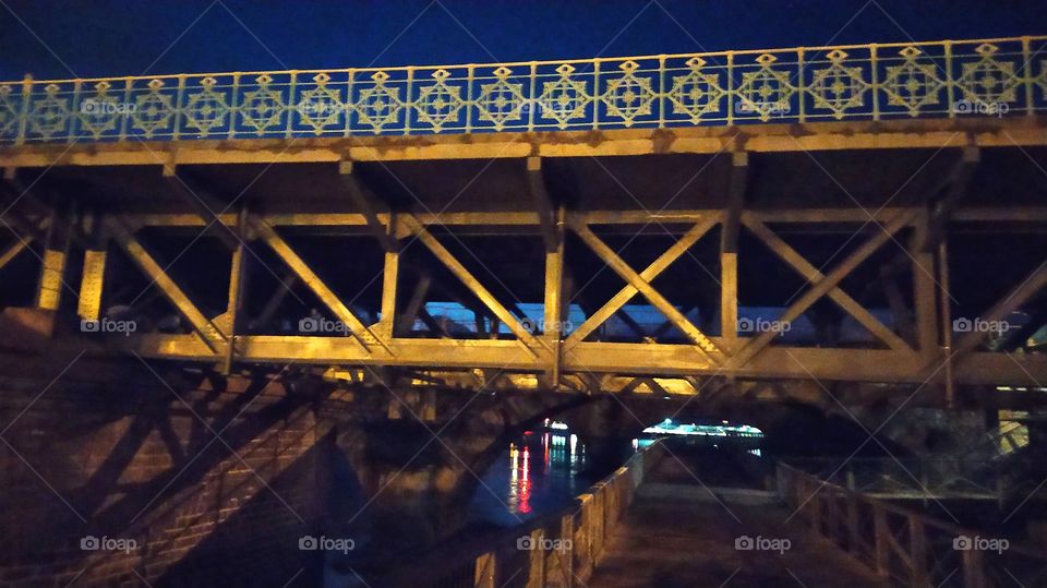 Le belle Pont international, dans la nuit