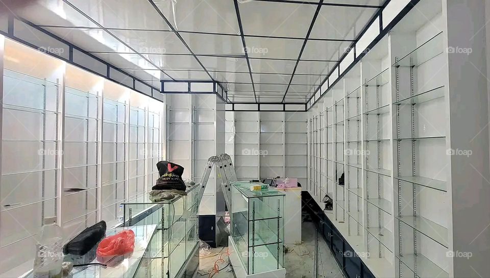 A very beautiful picture, and there is no better picture than it. There is no better picture of green herbs and colorful, red and white roses than it. Glory be to God, the natural and picturesque view, and there is no more