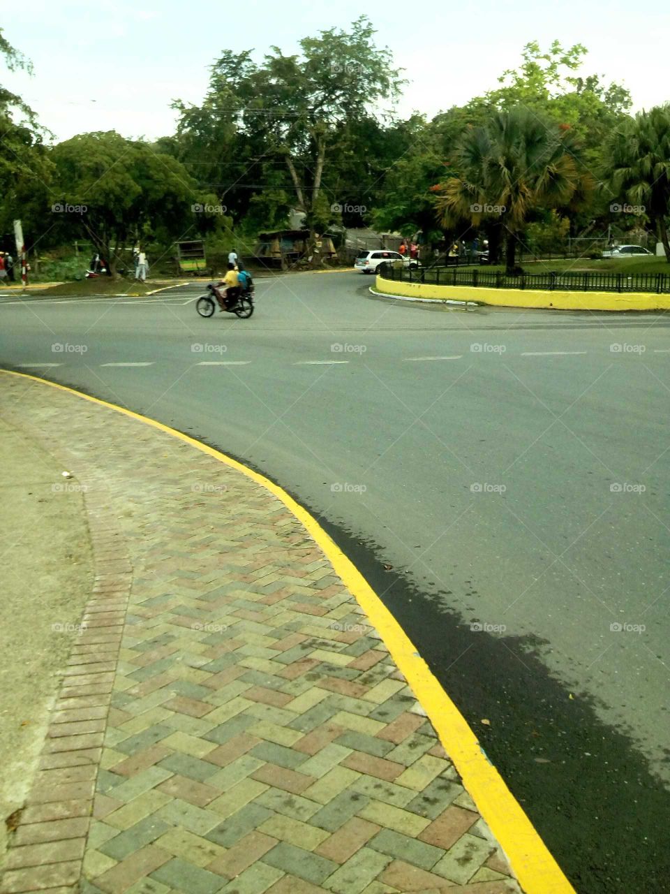 this is awesome picture and this'also a wonderful veiw you can look at the man on the bicke