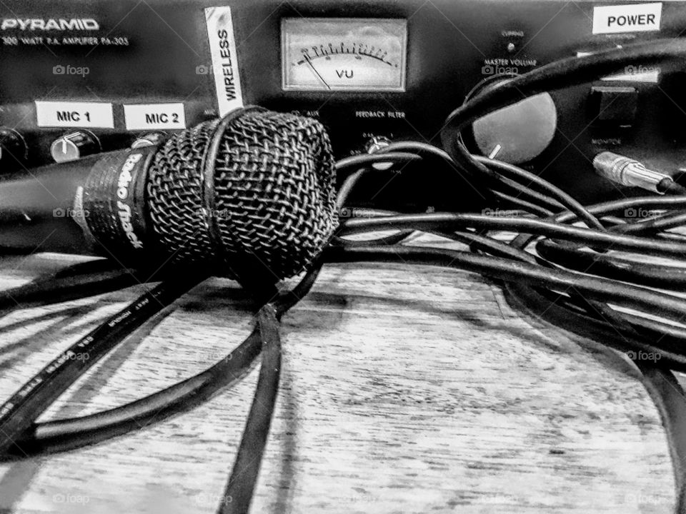 vintage radio shack microphone and amplifier