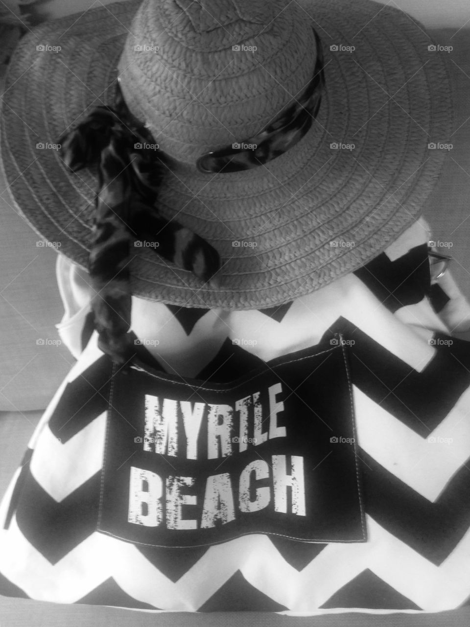 Beach bag and hat