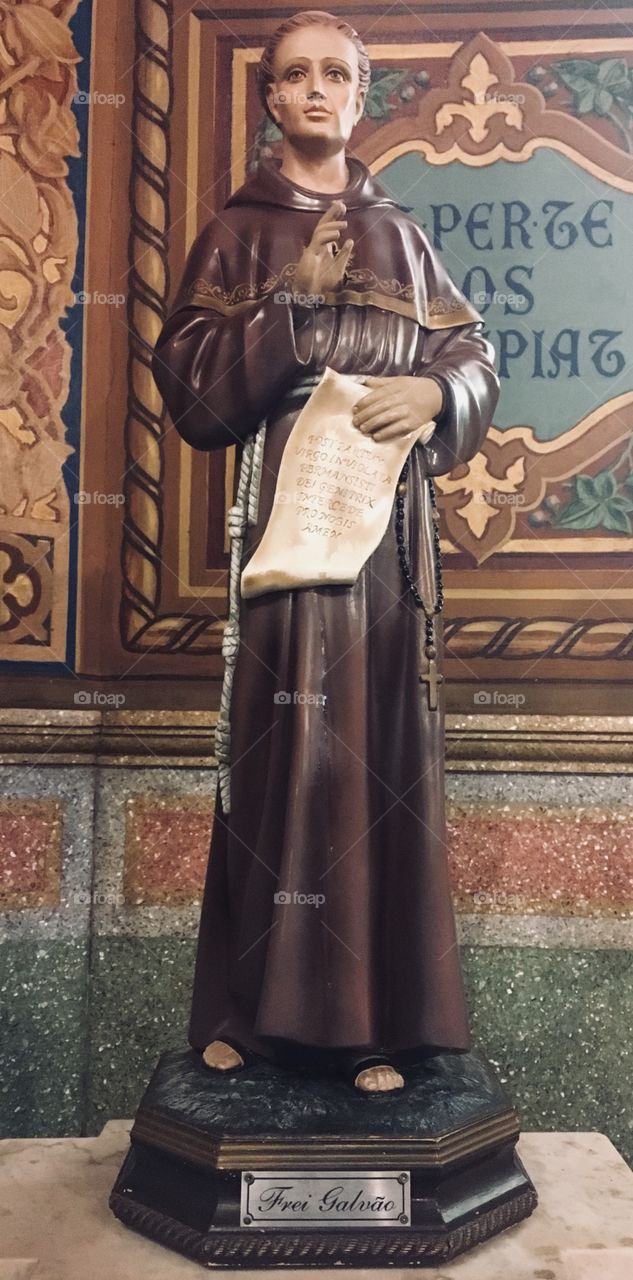 Frei Galvão, ou, se preferir, Santo Antônio Galvão, o primeiro santo da Igreja Católica nascido no Brasil (imagem da Catedral Nossa Senhora do Desterro - Igreja Matriz de Jundiaí).   📷Fotografar é nosso hobby!