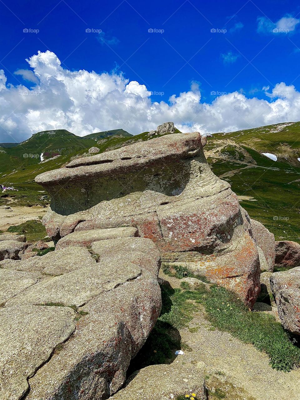Even the rocks can take contour, not just the peaople...