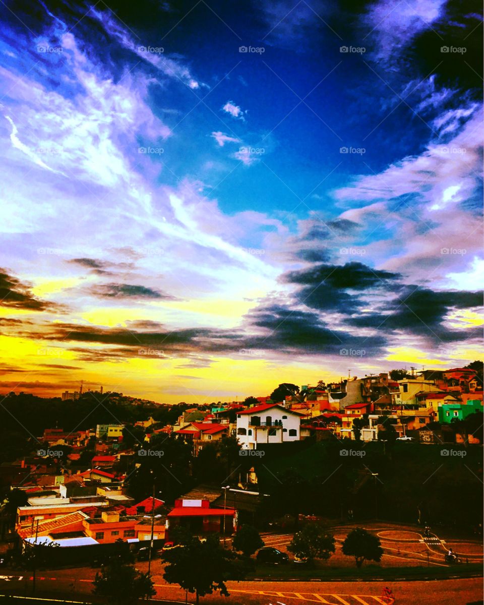 FOAP MISSIONS - A wonderful place to live: a vibrant color photo of the city of Jundiaí, inland Brazil. / Um lugarejo maravilhoso para se viver: foto em cores vibrantes da cidade de Jundiaí, interior do Brasil. 