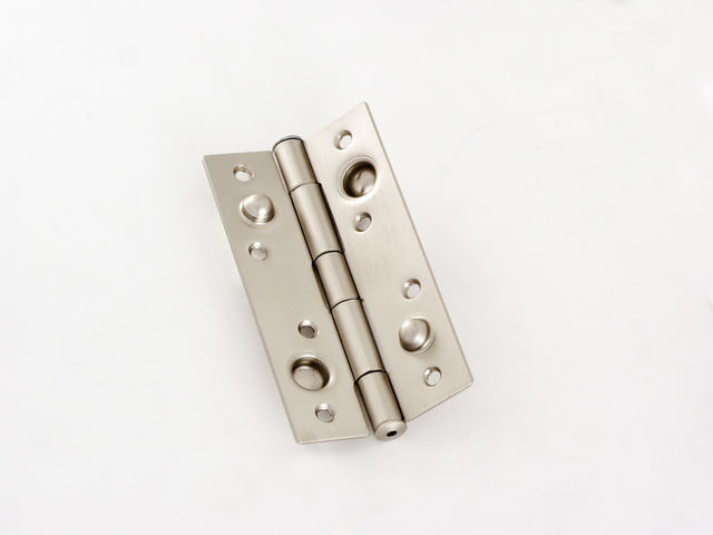 Hinge on white backups