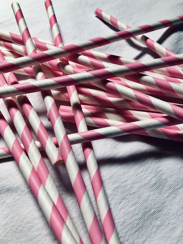 Pink straws 