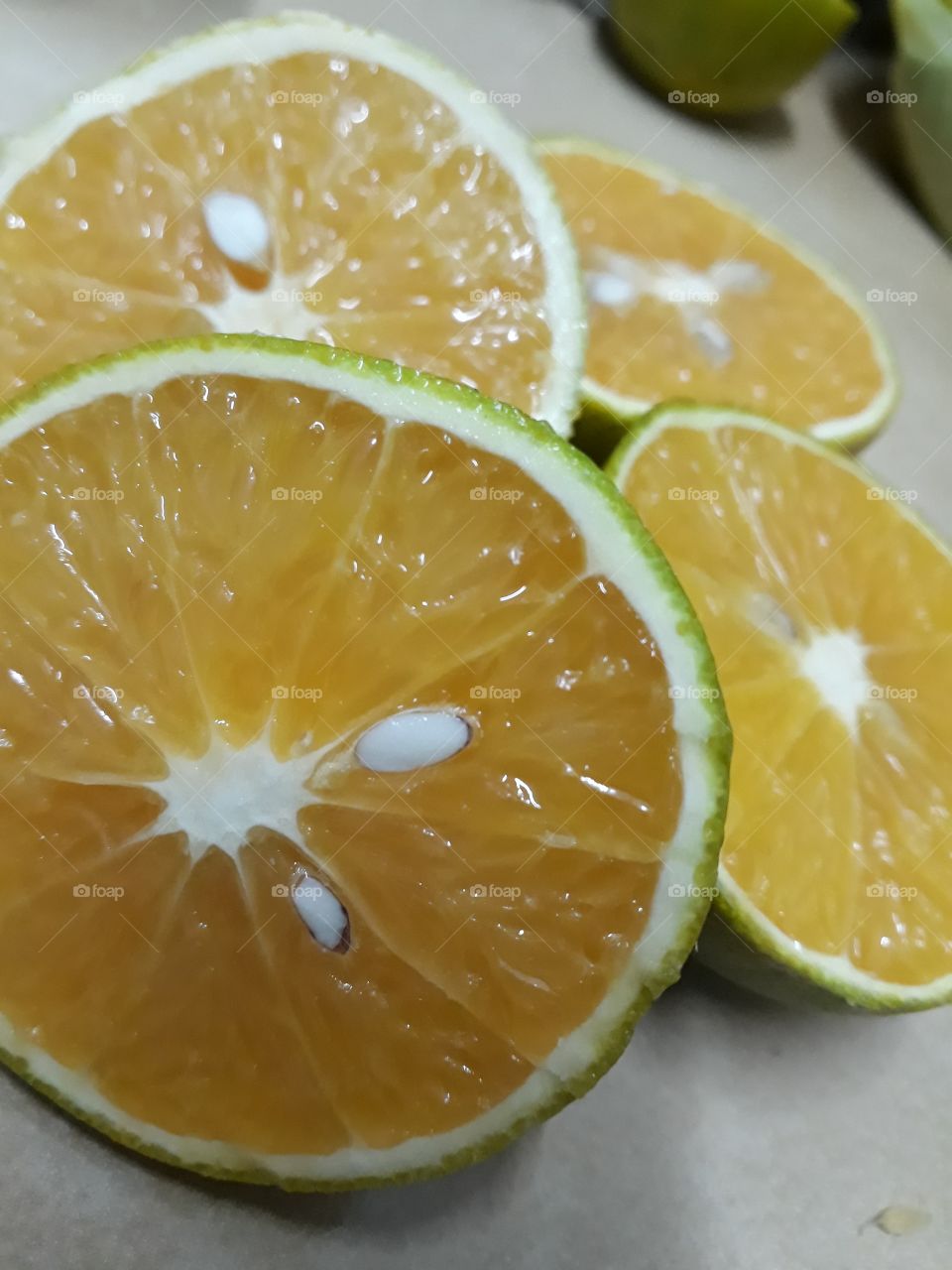 Naranja rica en vitamina C y deliciosa después de un día de ejercicios.