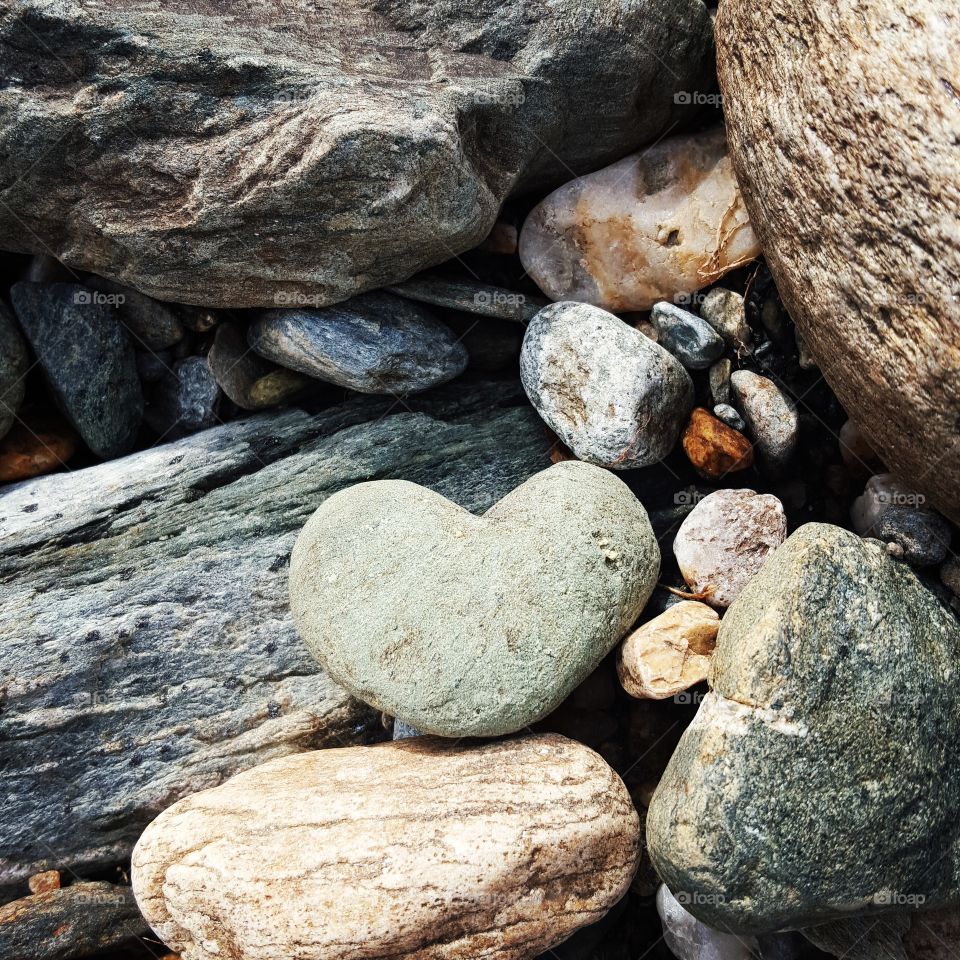 stones & pebbles