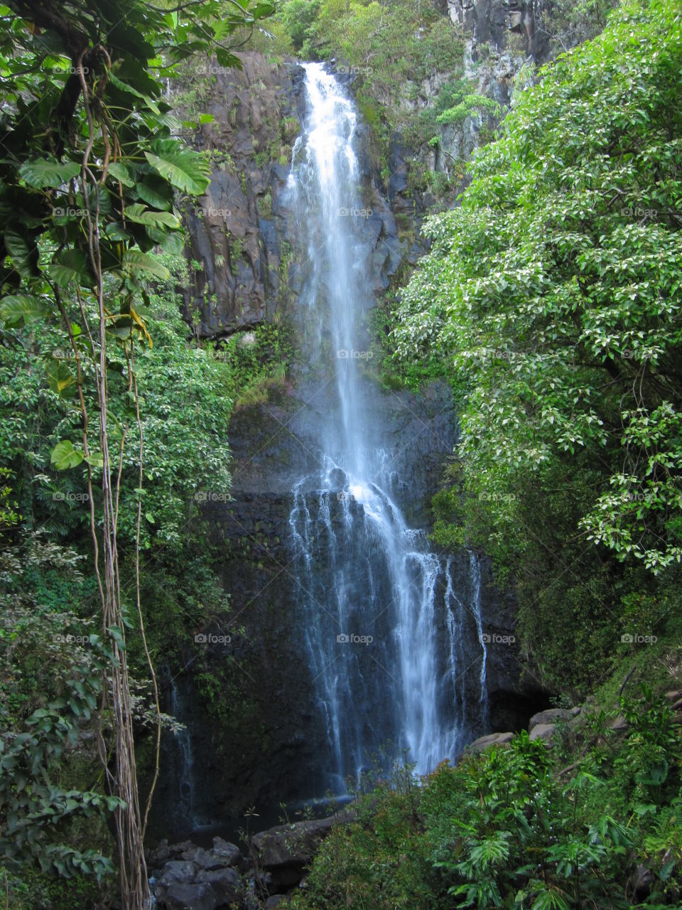 road to Hana waterfall