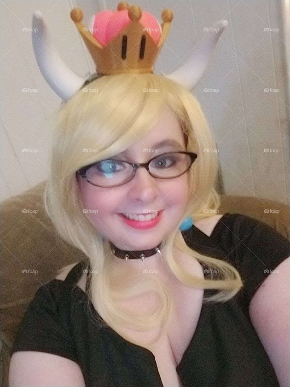 cosplay Bowsette blonde horns crown princess Mario