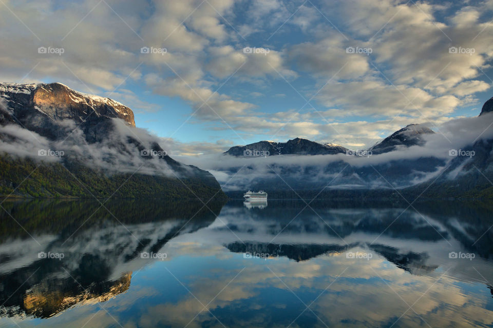 Cruise on the fjord