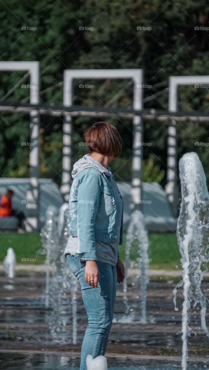 portrait by the fountain