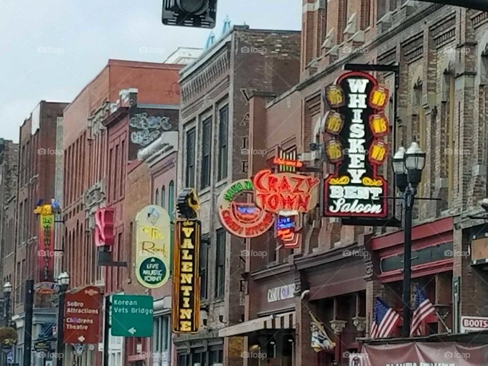 neon lights of Nashville Tennessee