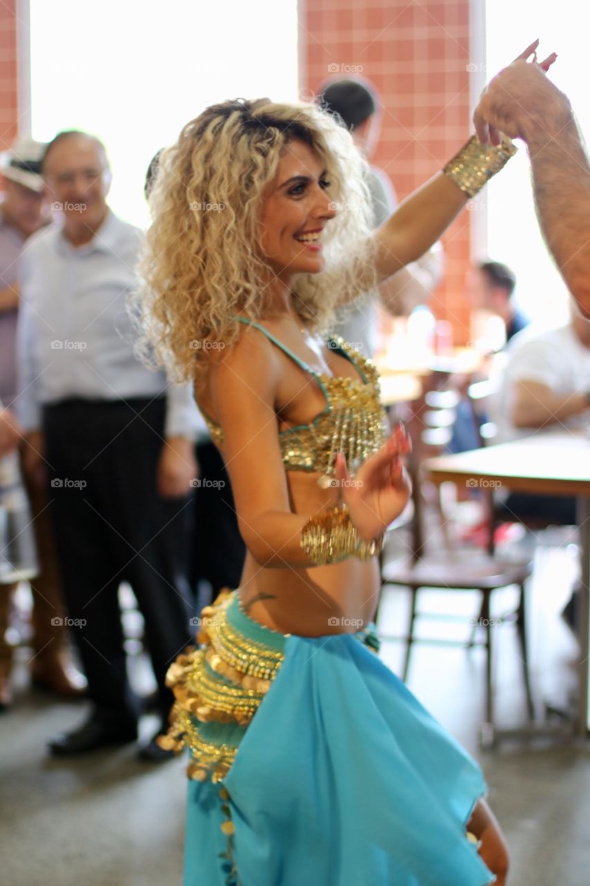 Belly dancing 