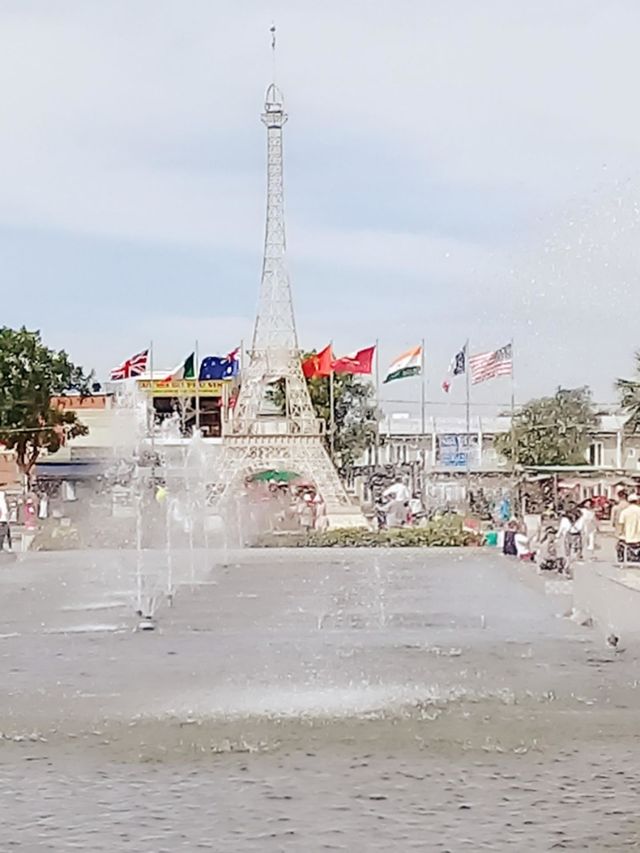 Tháp eiffel made in Việt Nam