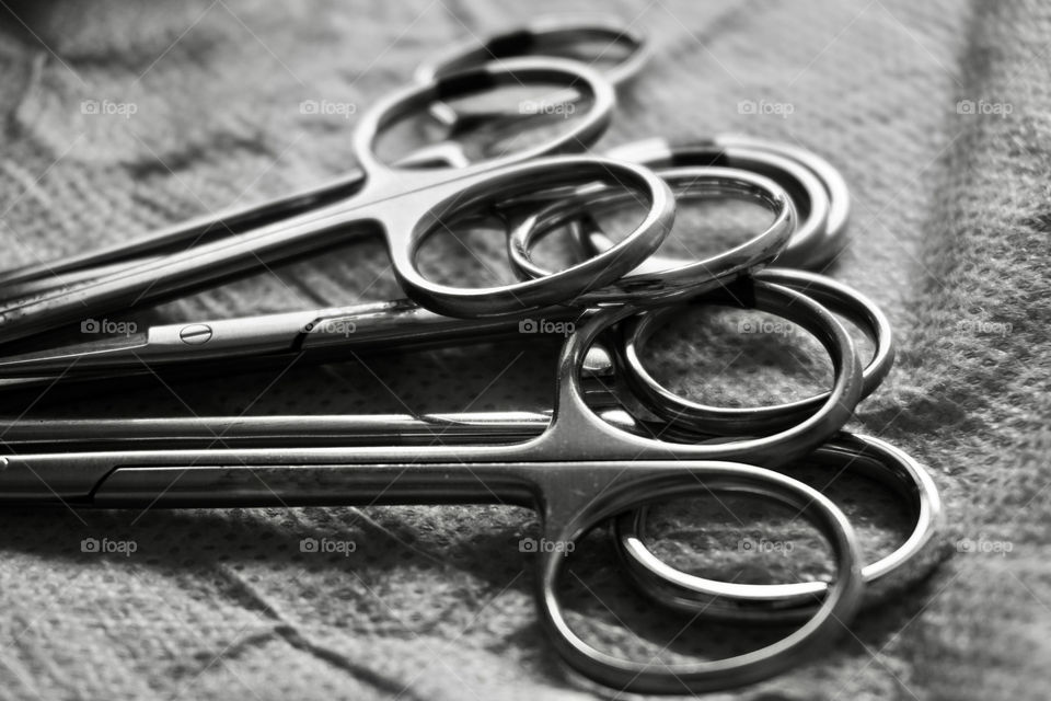 Surgical instruments: needle-holders and scissors 