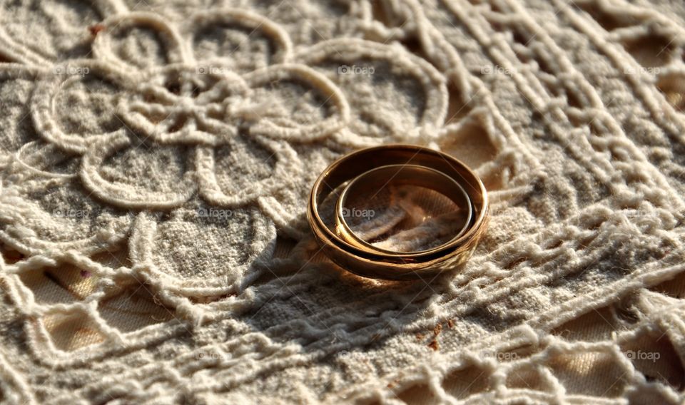 golden wedding rings