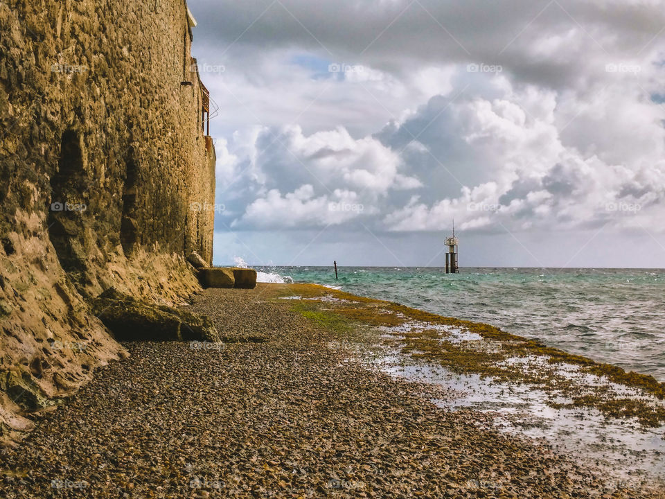 view of the horizon at the fort wall, cloudy skies ⛅