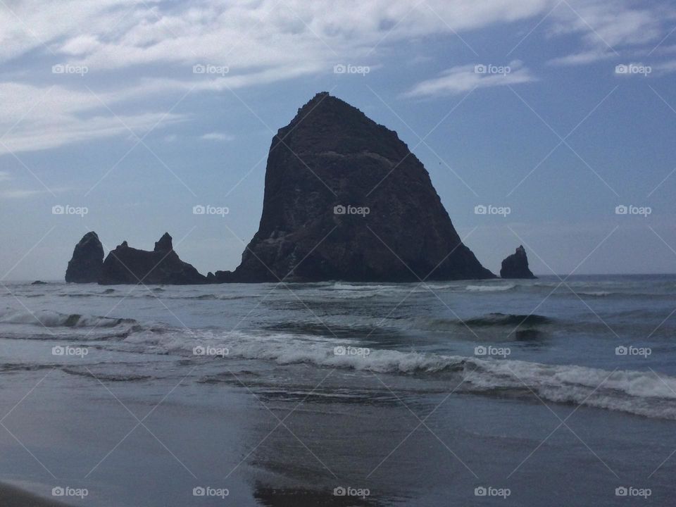 Haystack Rock in Cannon Beach Oregon 