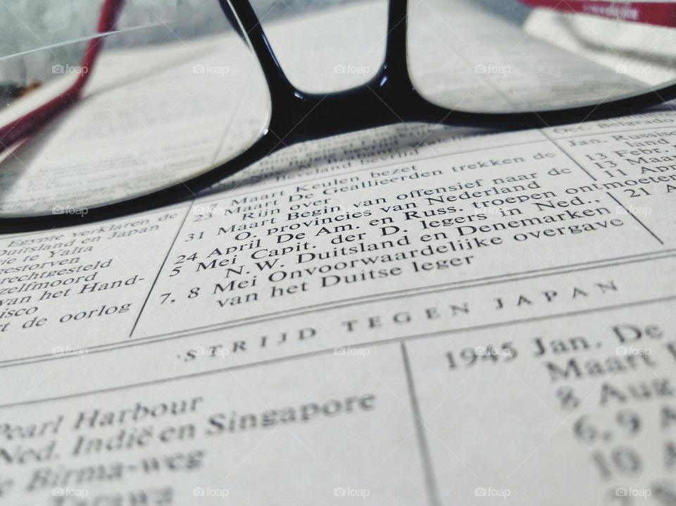 Reading the encyclopedia