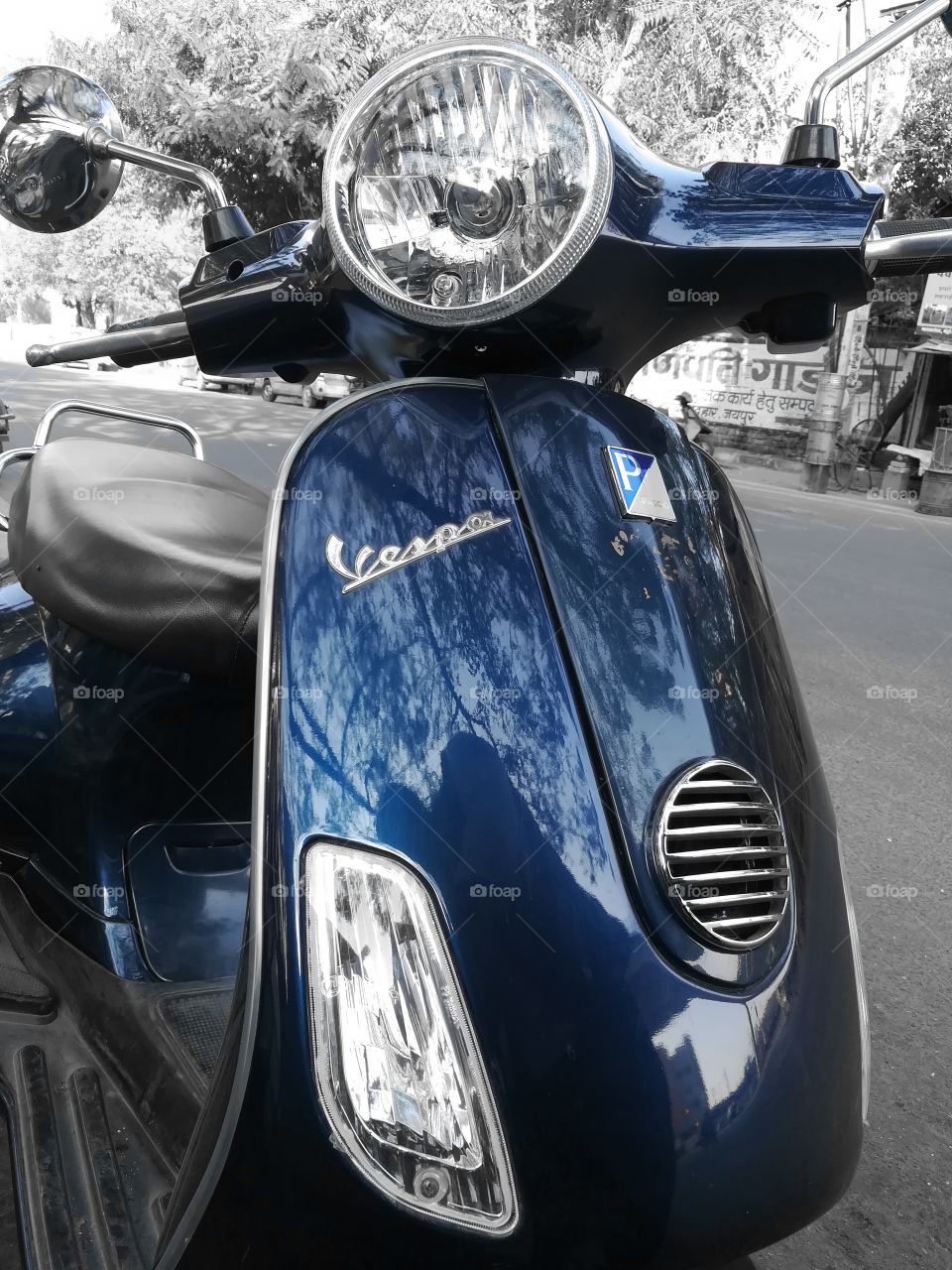 MOBILE PHOTOGRAPHY, Vespa Scooter, Street Photography, Clicked By Honor 6x Pro mode, Colour Splash, On Road Side, Chrome Finish.