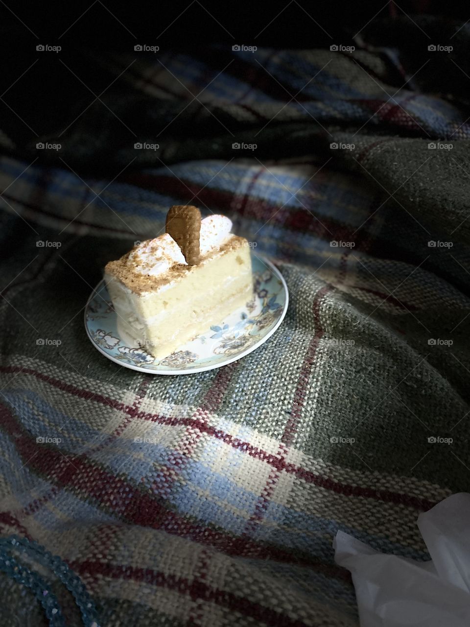 Delicious lotus cake 