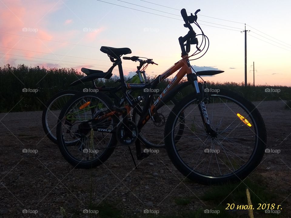 велосипеды.велопрогулки.спорт.вечер.