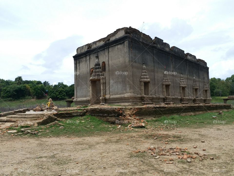 Wat Thai under Water, No water will show