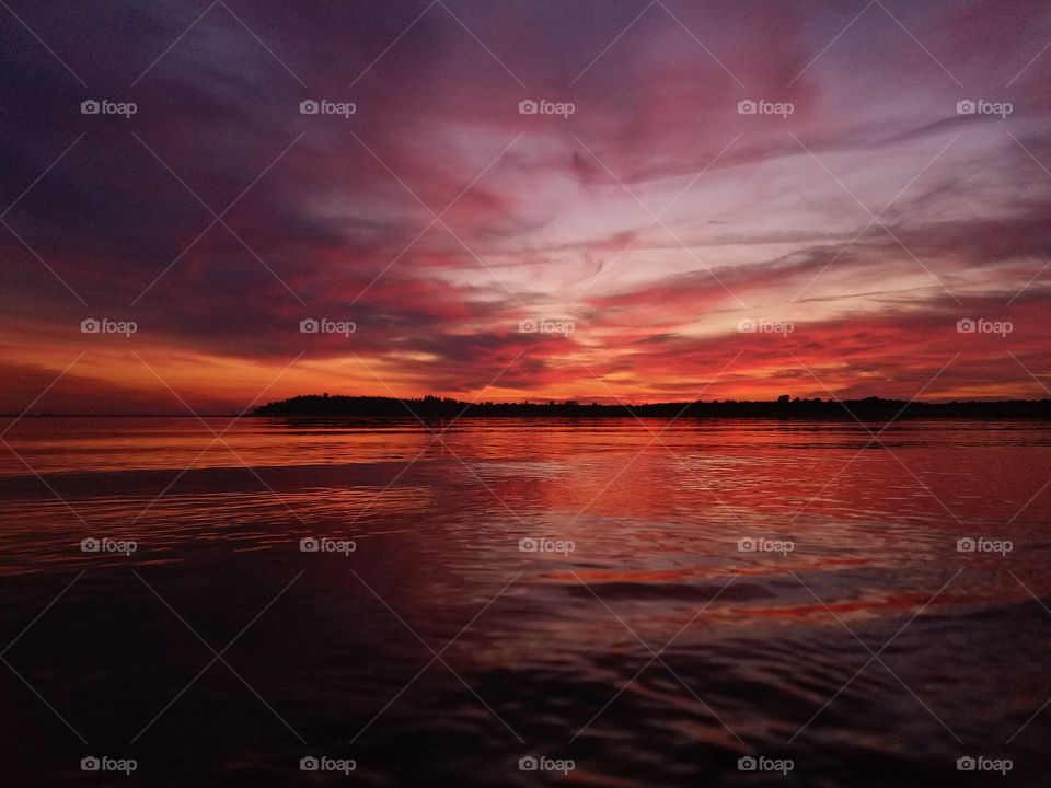 Spectacular sunset at Folsom lake!