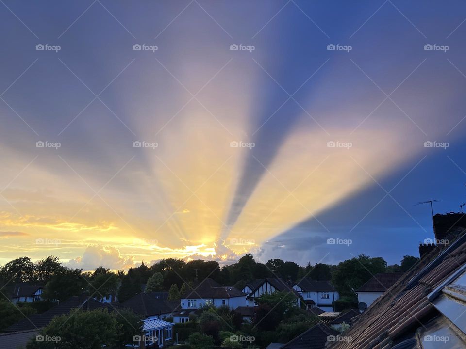 Unusual sunset last night … looks like search lights 🧡