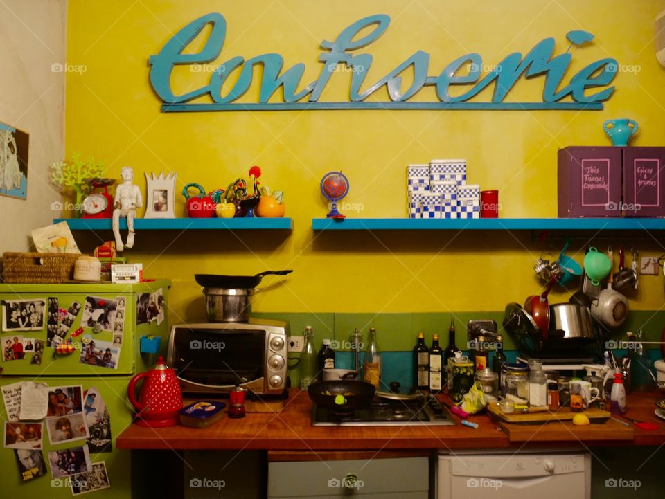 Pretty messy kitchen 