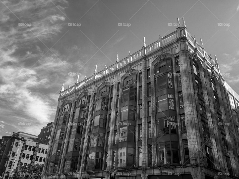 B&w building 