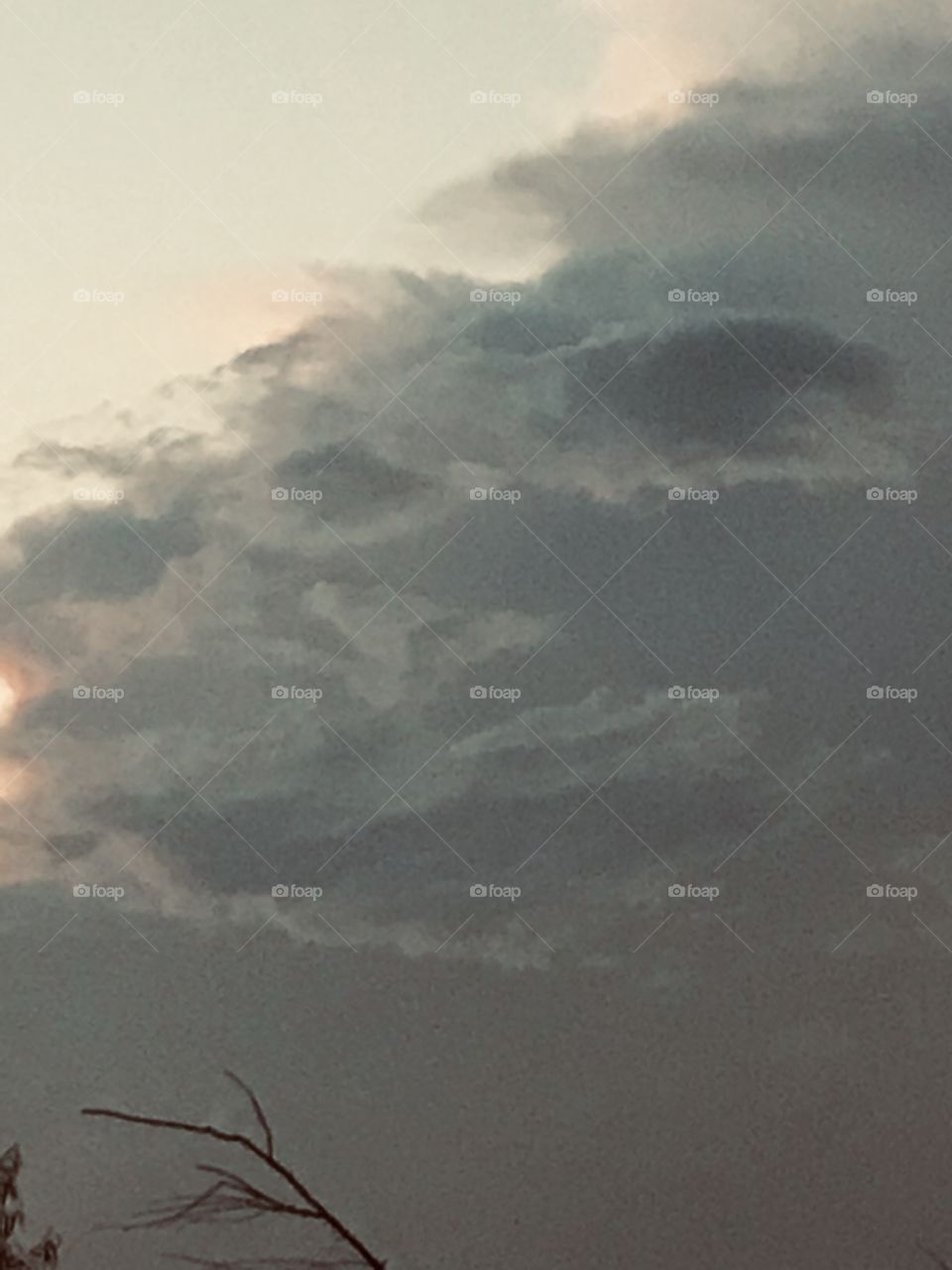 I see eyes ear mouth nose. Ugly Guy 