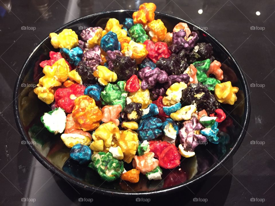 Colored popcorn 