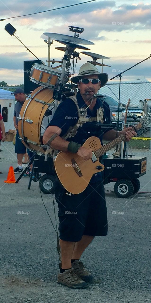 Street performer 