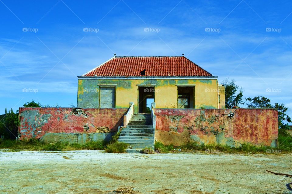 old house in the caribeaan
