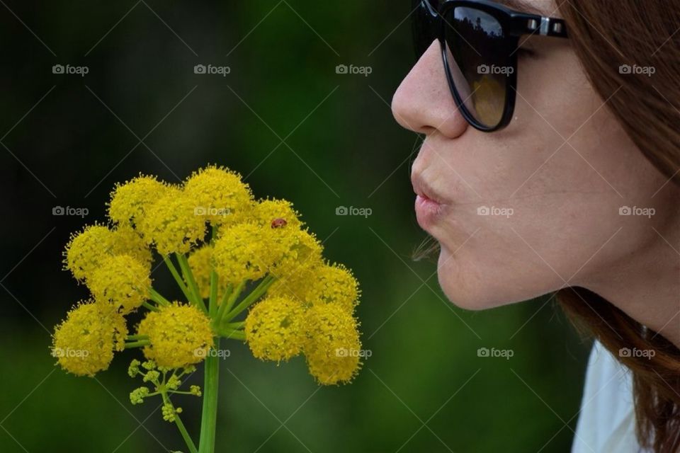 city girl flower wind by mmonteiro