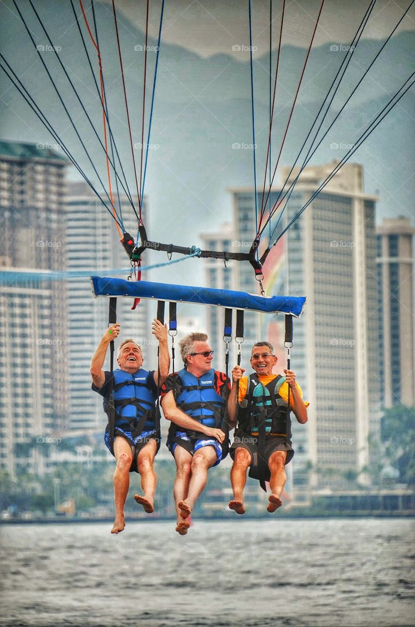 Parasailing in Waikiki