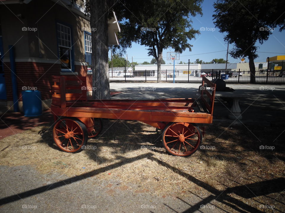 hay wagon. This is a picture of a old hay wagon. 👣 🚶 🏃 🔥 💨
