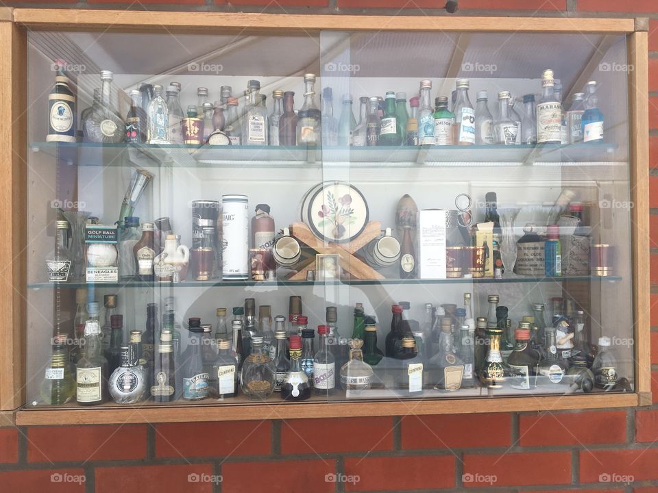Display drinks cabinet 