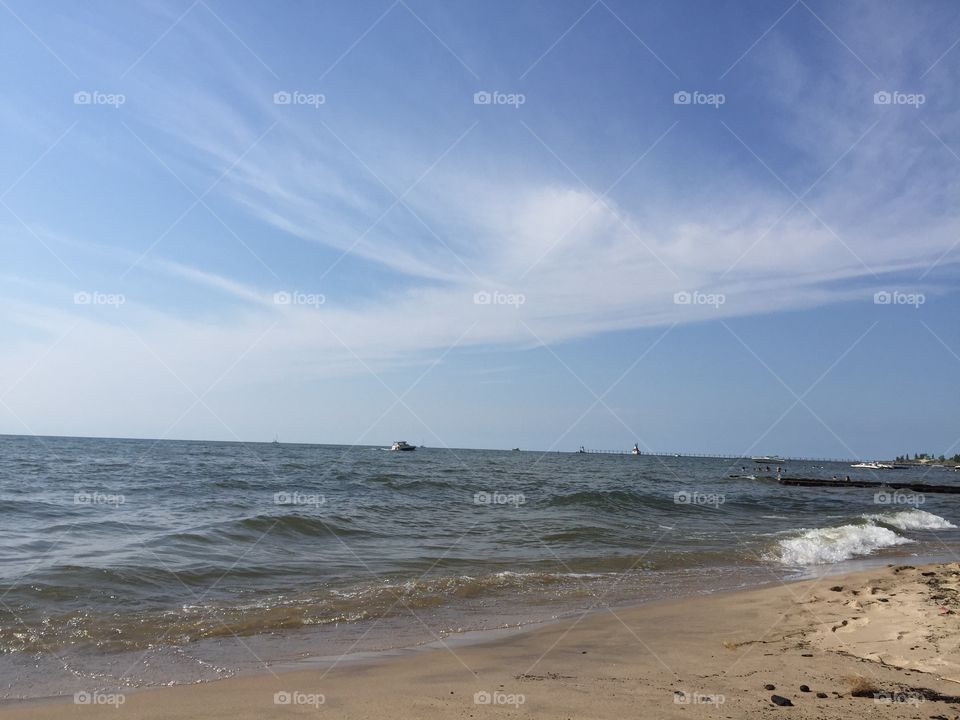 Lake Michigan seashore with horsetail clouds 