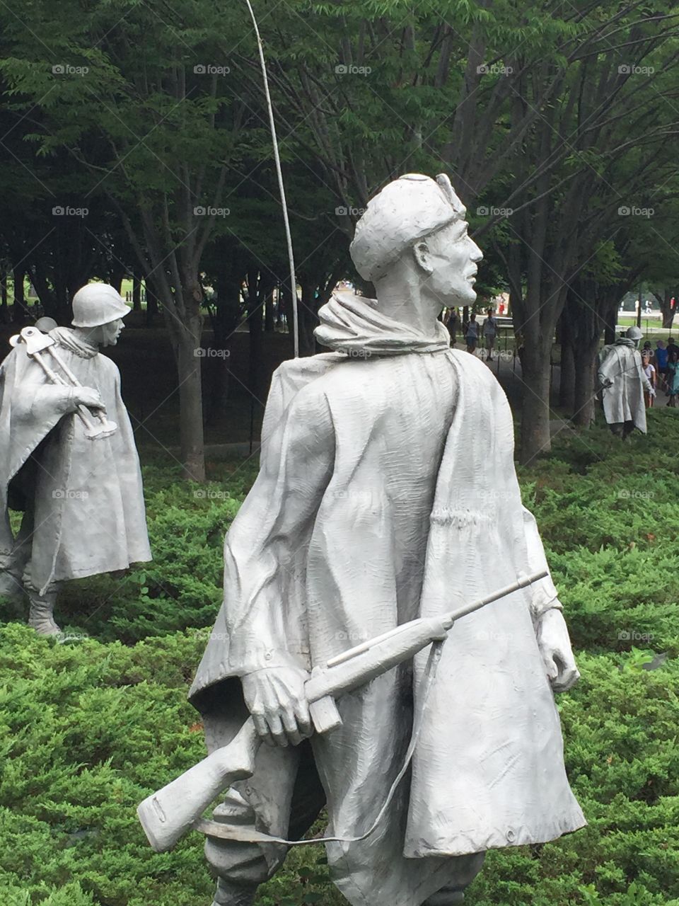 Korean War memorial . Korean War veteran 